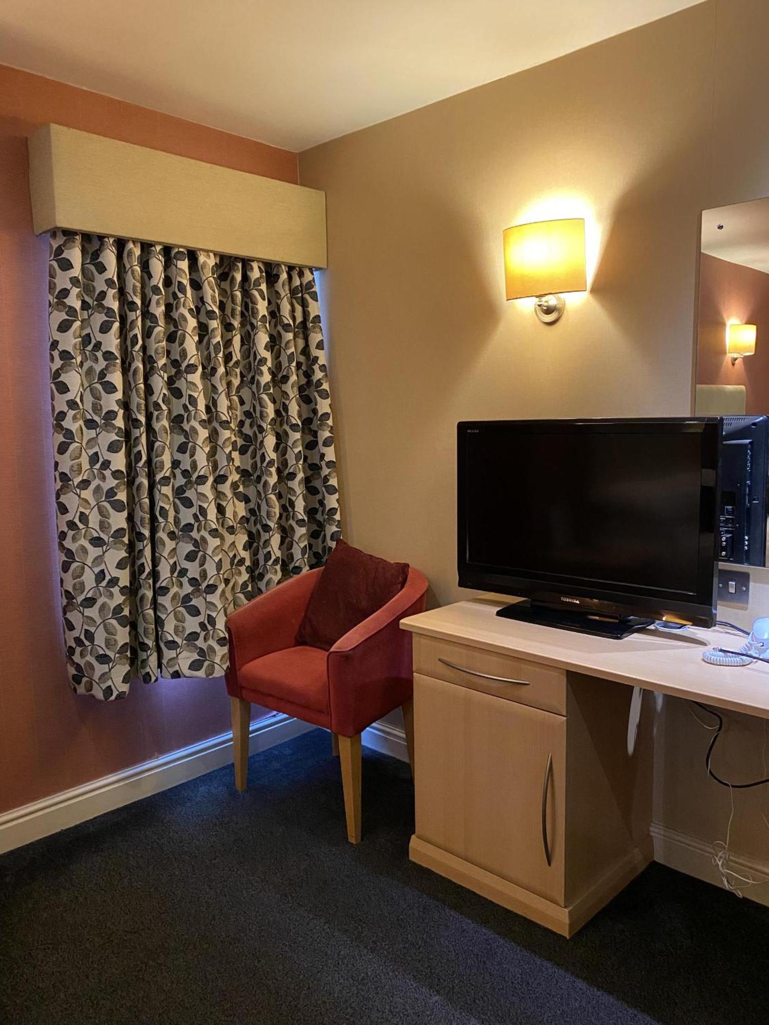The Windmill Inn Натсфорд Екстер'єр фото