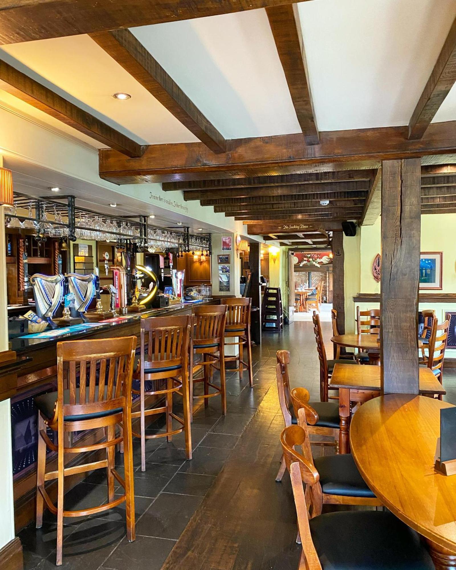 The Windmill Inn Натсфорд Екстер'єр фото